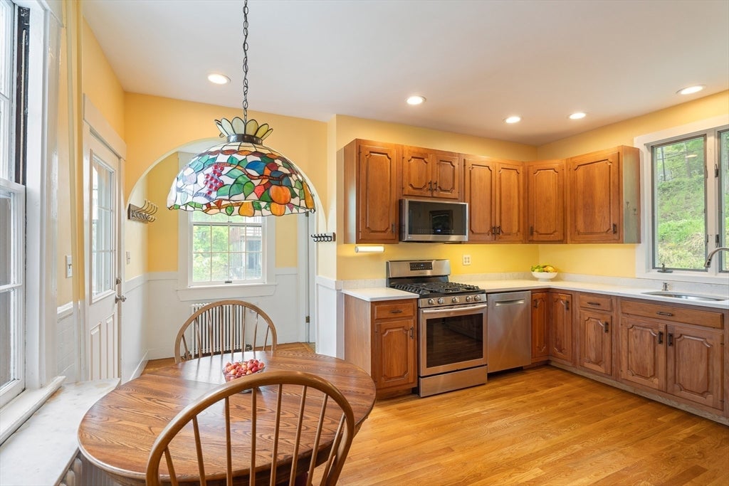 36 Maple Ave, Newton, MA, 36 Maple Ave, Newton, MA Photo #4