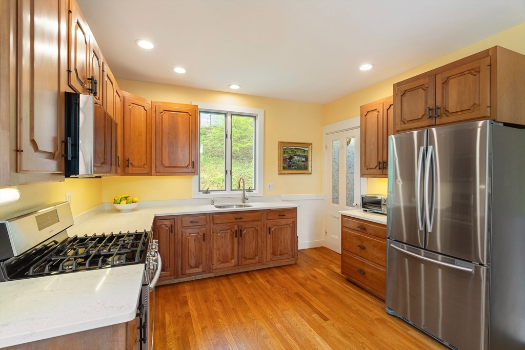 36 Maple Ave, Newton, MA, 36 Maple Ave, Newton, MA Photo #3