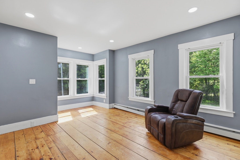 276 Pleasant St