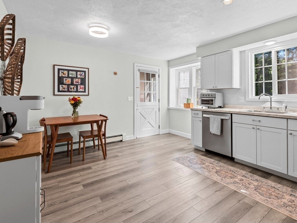 69 Walnut St, Upton, MA Photo #13