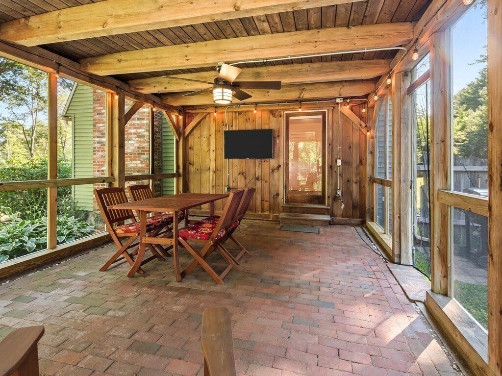 69 Walnut St, Upton, MA Photo #19