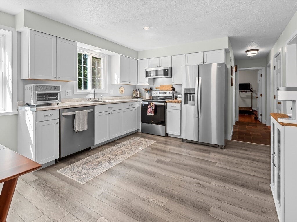69 Walnut St, Upton, MA Photo #11