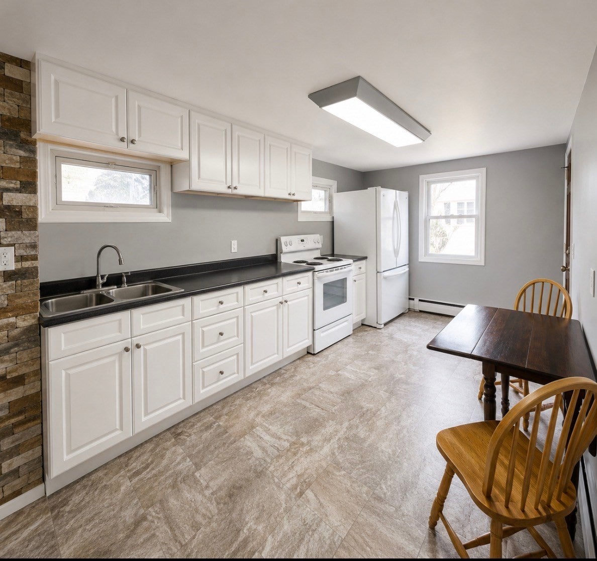 47 Lakeside Ave