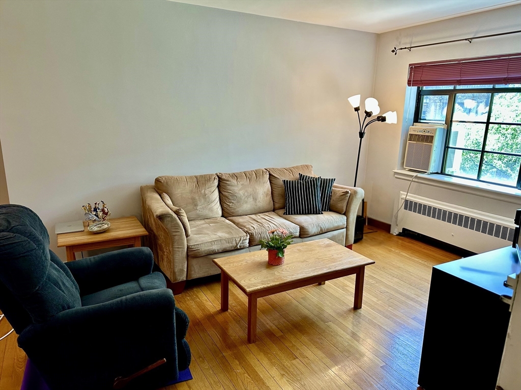 75 Strathmore Rd 6