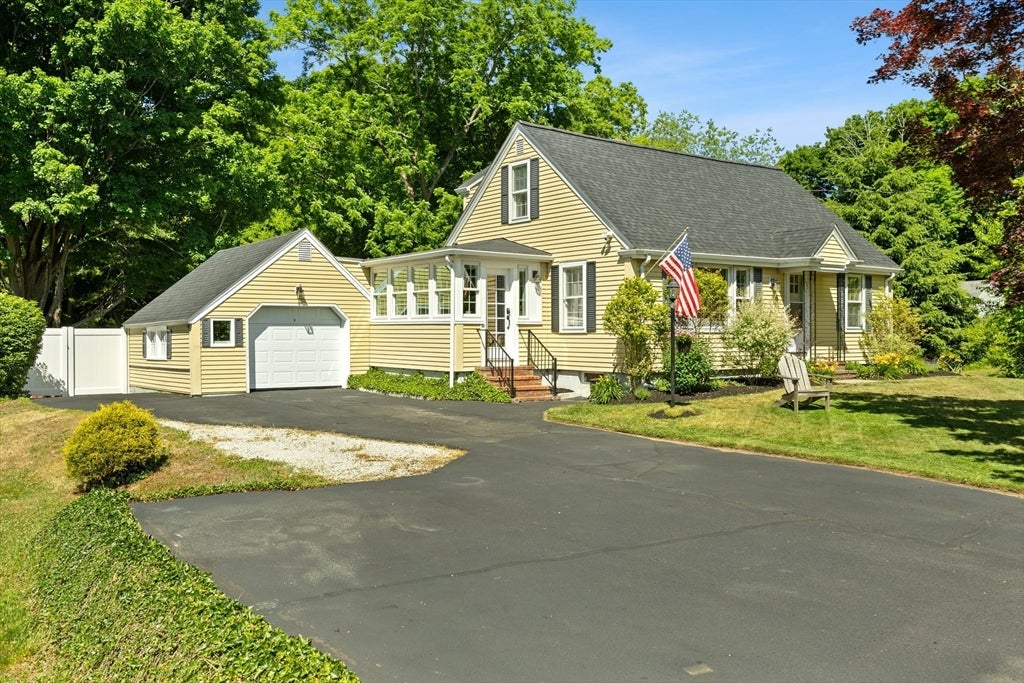 66 Center St, Raynham, MA, 66 Center St, Raynham, MA Photo #2