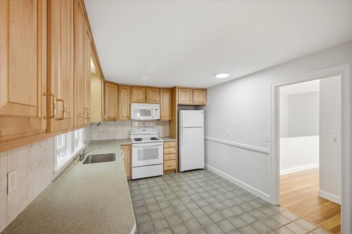 17 Madison Avenue #17, Newton, MA, 17 Madison Avenue #17, Newton, MA Photo #12