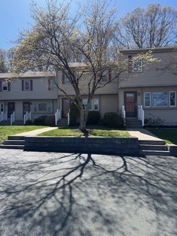 152 E Bacon St D2