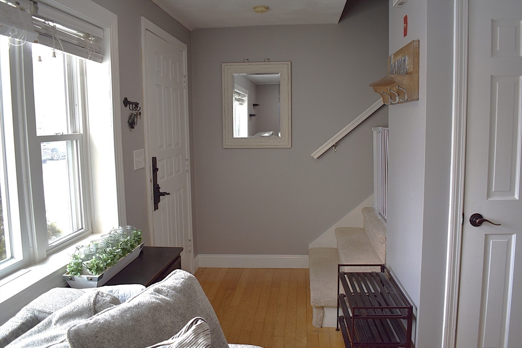 152 E Bacon St D2