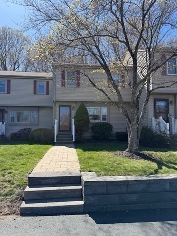 152 E Bacon St D2