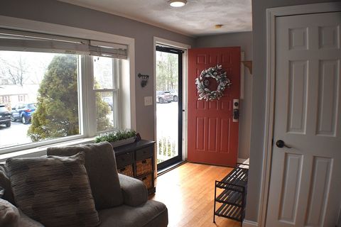 Photo of 152 E Bacon St #D2, Plainville, MA 02762 (MLS # 73509285)