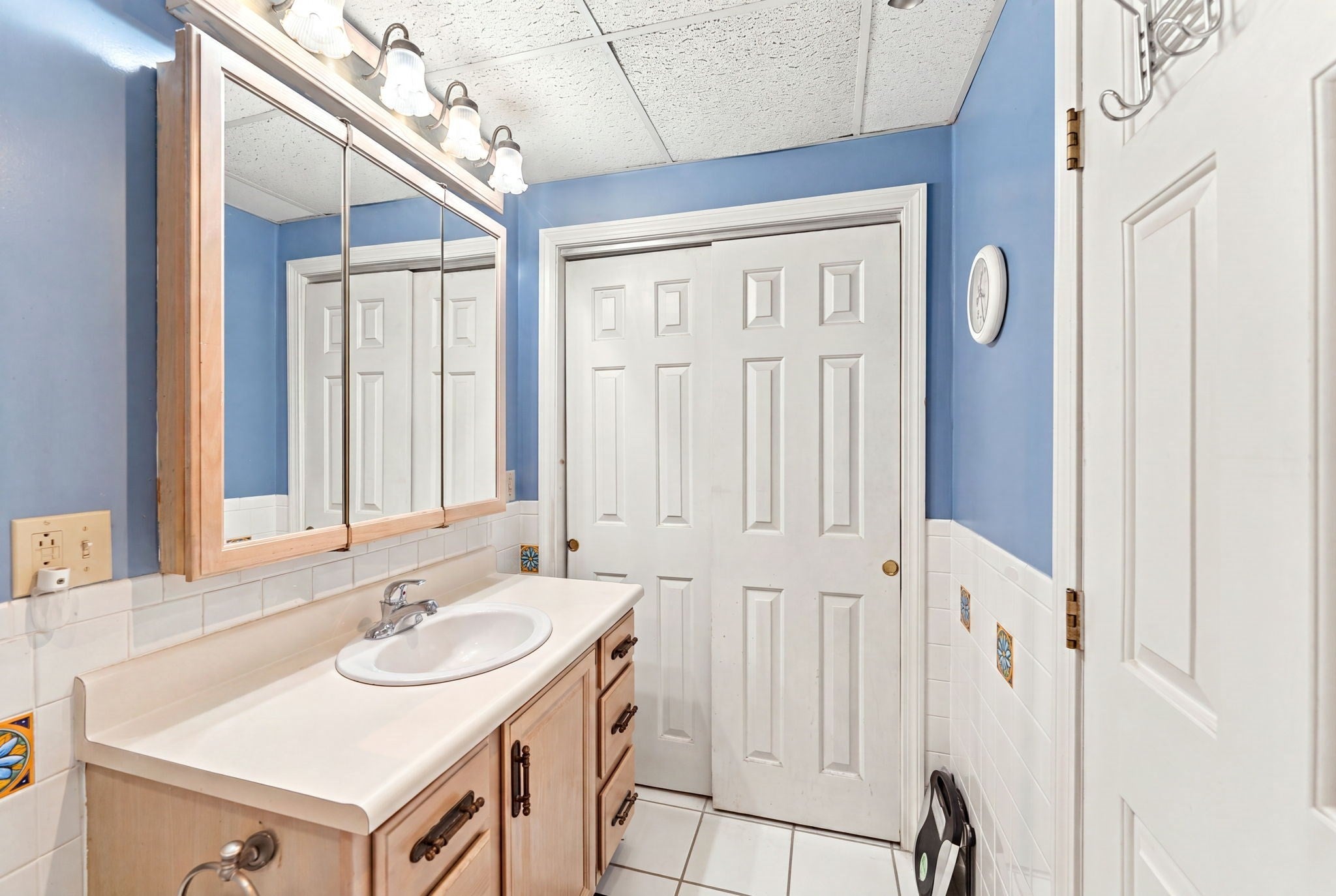 100 Spring Water Dr, Woonsocket, RI, 100 Spring Water Dr, Woonsocket, RI Photo #37