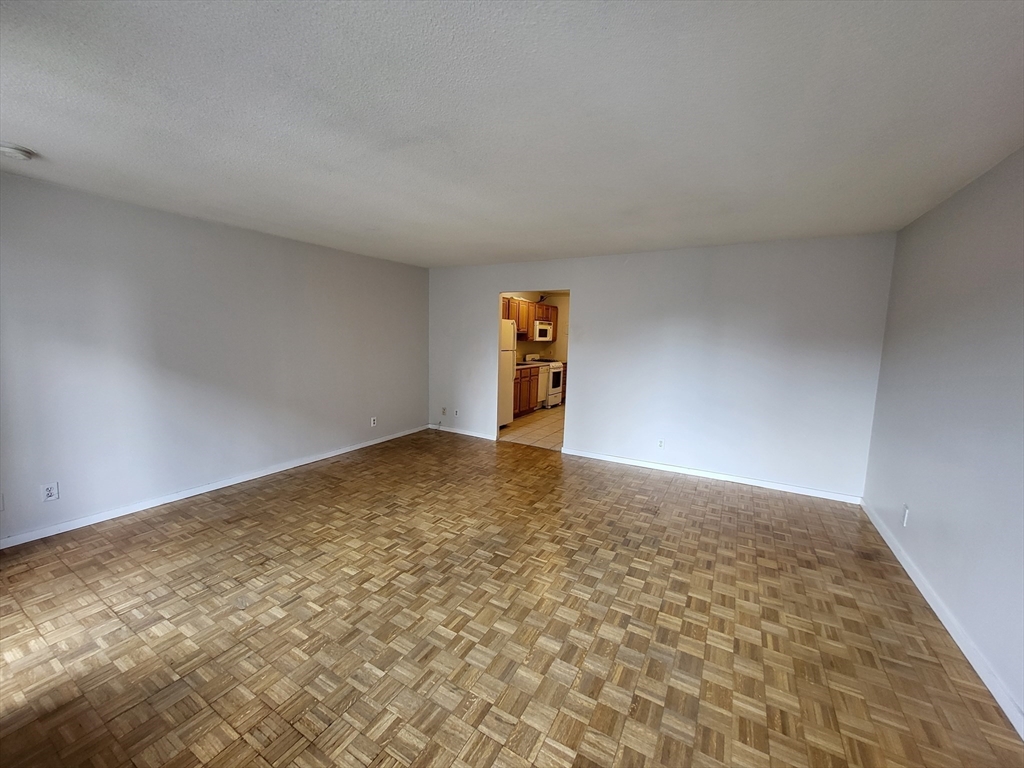 44 Washington St. 206
