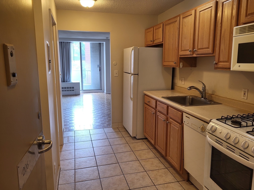 44 Washington St. 206