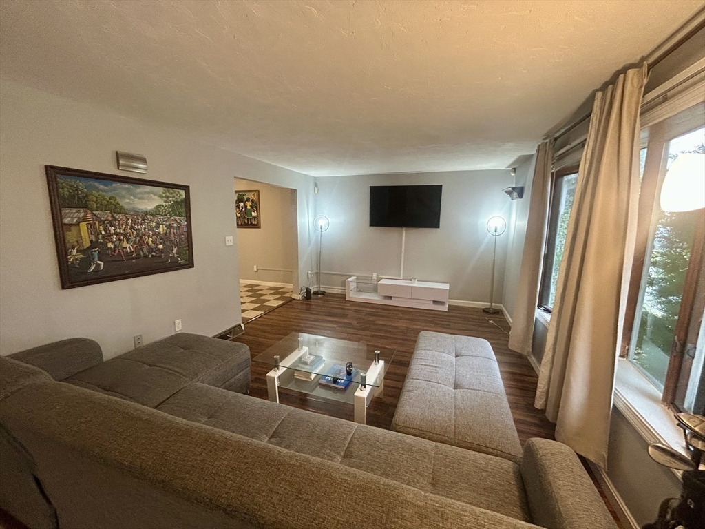 44 Reservoir St 54