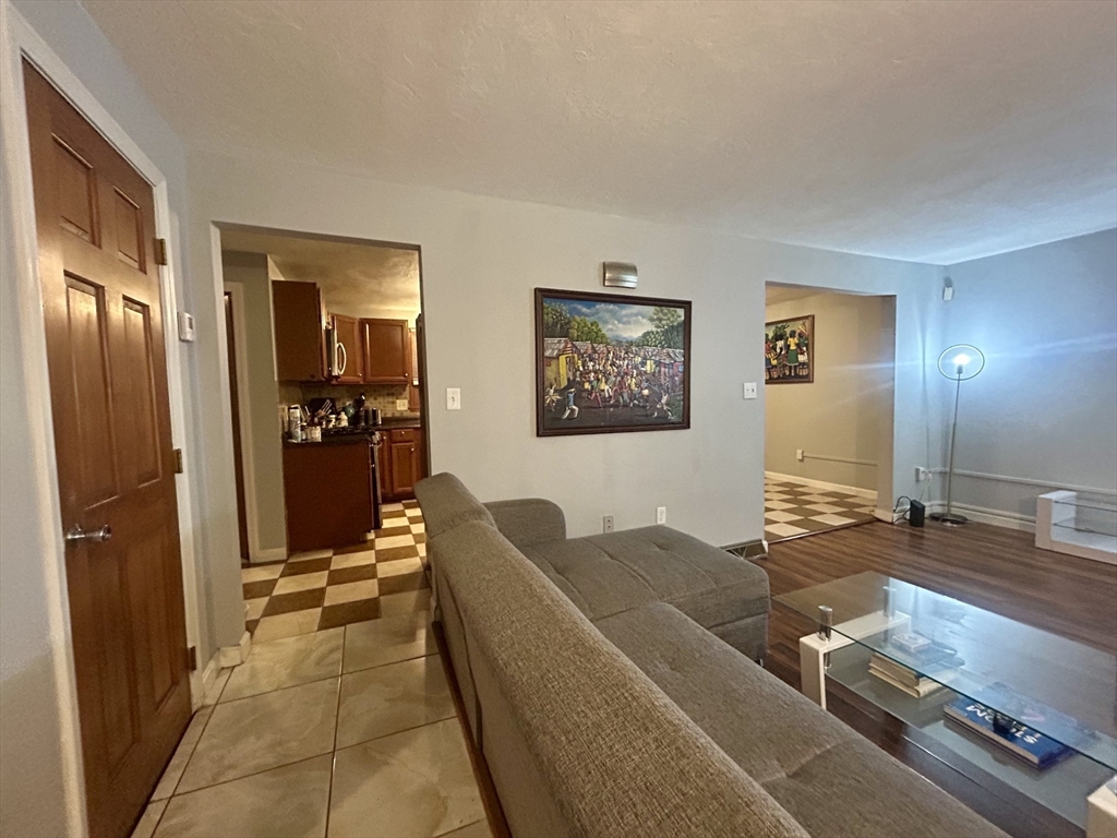 44 Reservoir St 54