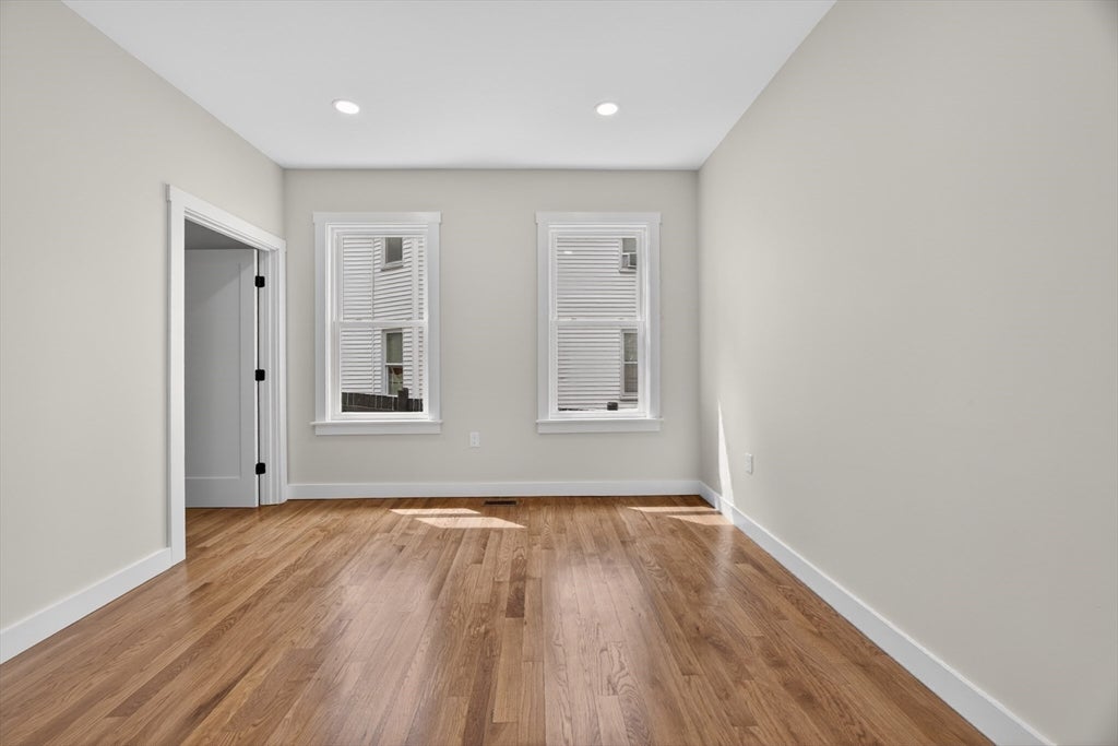 21 Hutchinson ST, Winthrop, MA Photo #9
