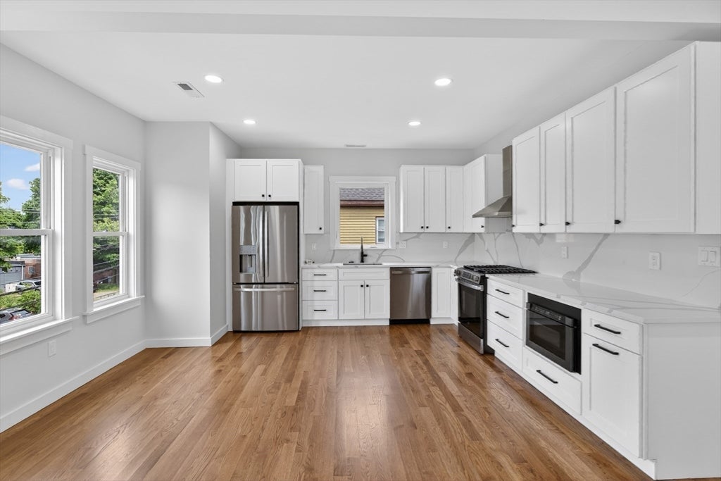 21 Hutchinson ST, Winthrop, MA Photo #18