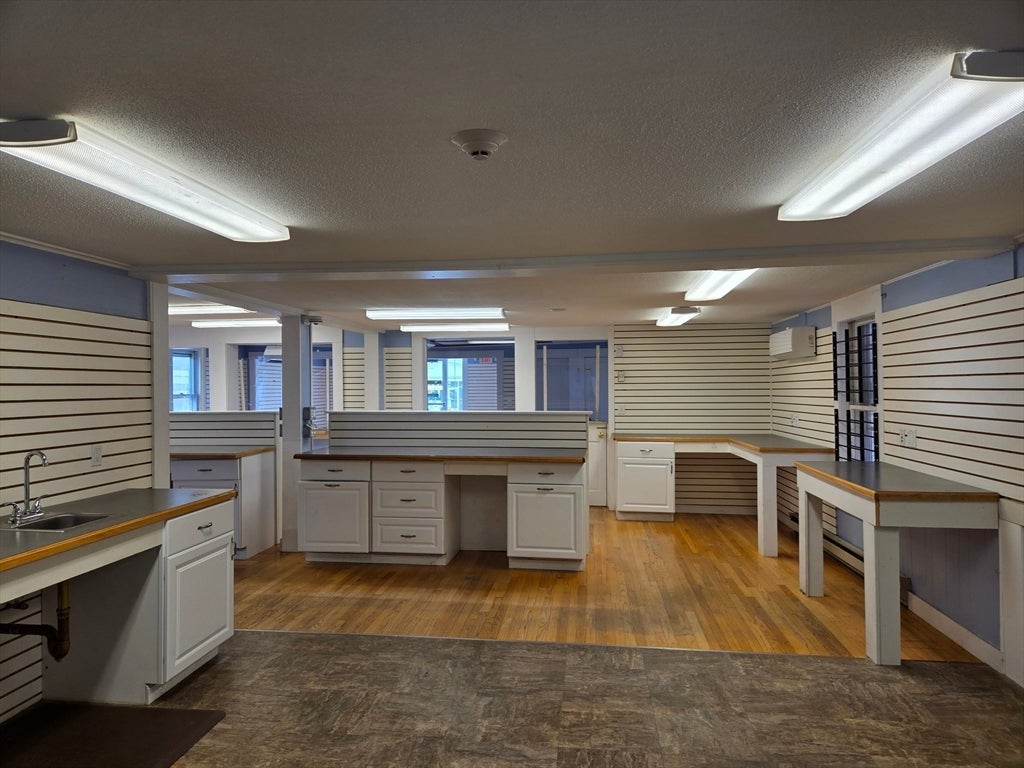 290 Main St