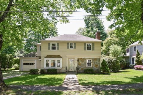 20 Garrison Rd Wellesley MA 02482
