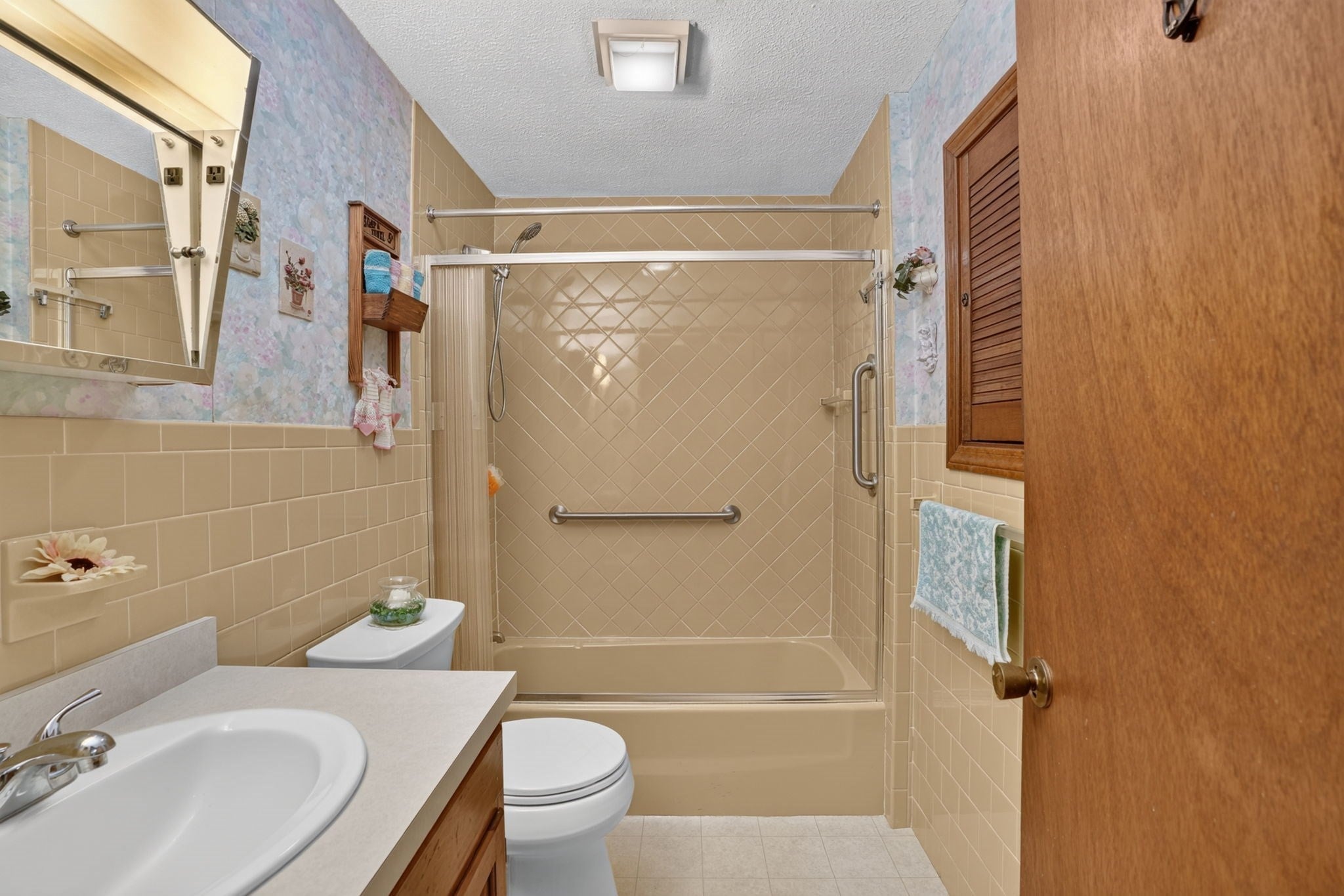 1025 Cherokee St, New Bedford, MA, 1025 Cherokee St, New Bedford, MA Photo #22