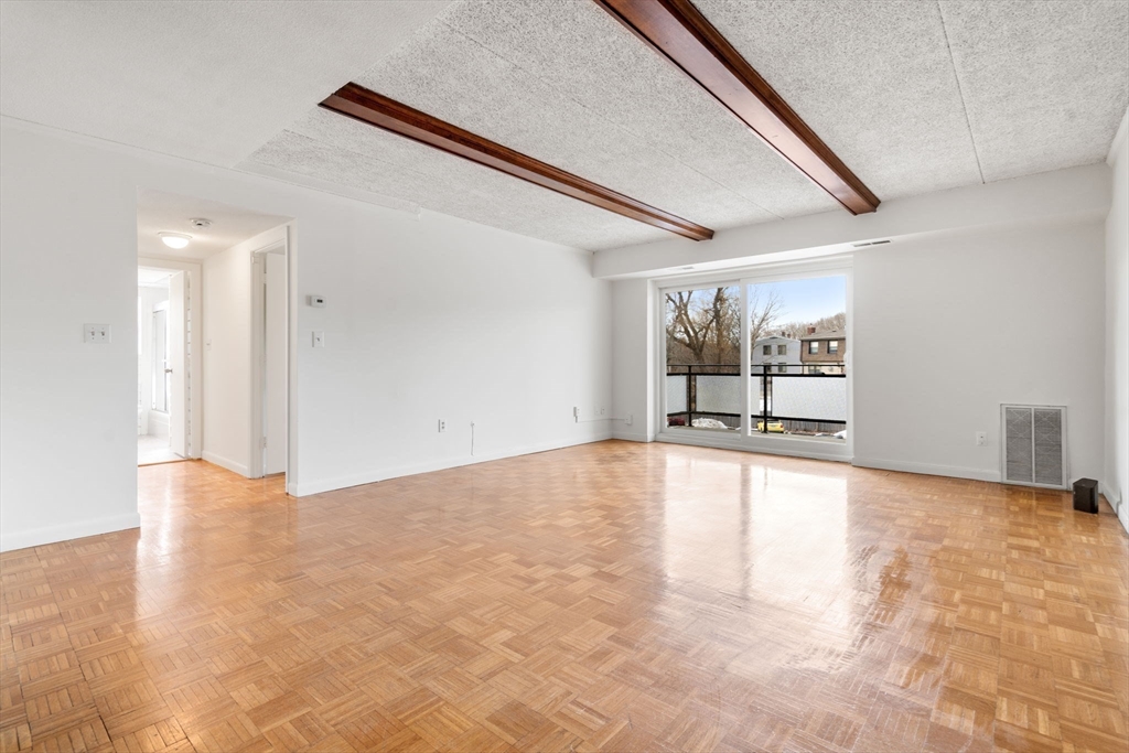 57 Broadlawn Park 1A