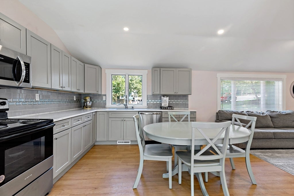 25 King Ave, Plymouth, MA, 25 King Ave, Plymouth, MA Photo #12