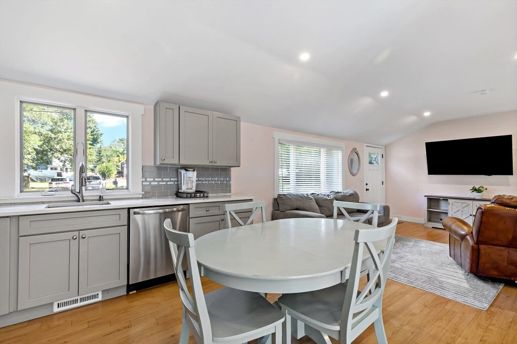 25 King Ave, Plymouth, MA, 25 King Ave, Plymouth, MA Photo #13