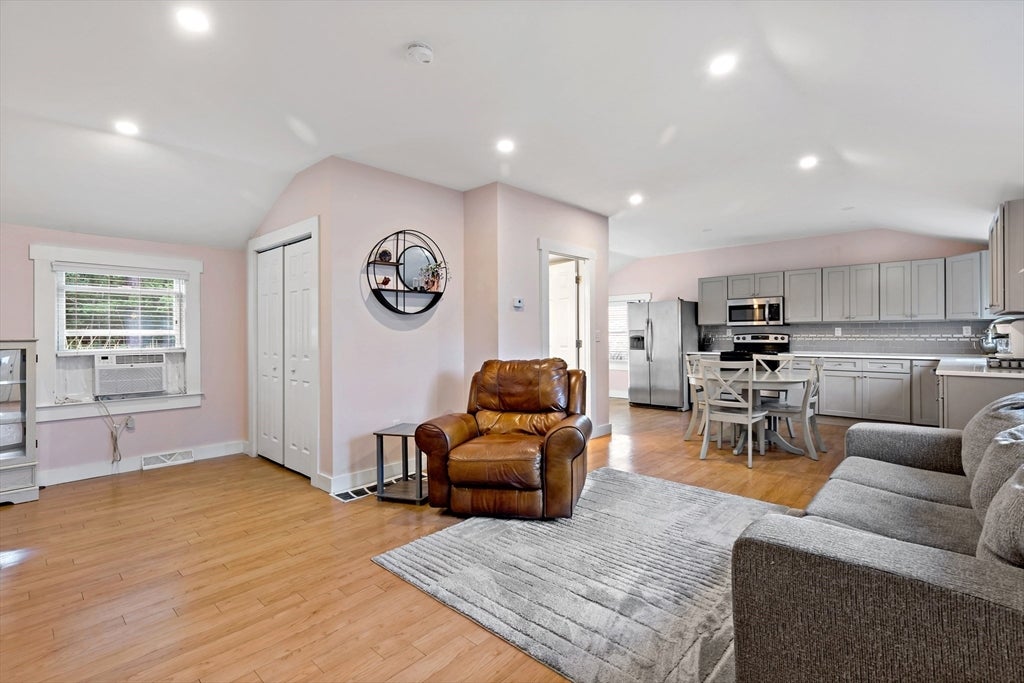 25 King Ave, Plymouth, MA, 25 King Ave, Plymouth, MA Photo #7
