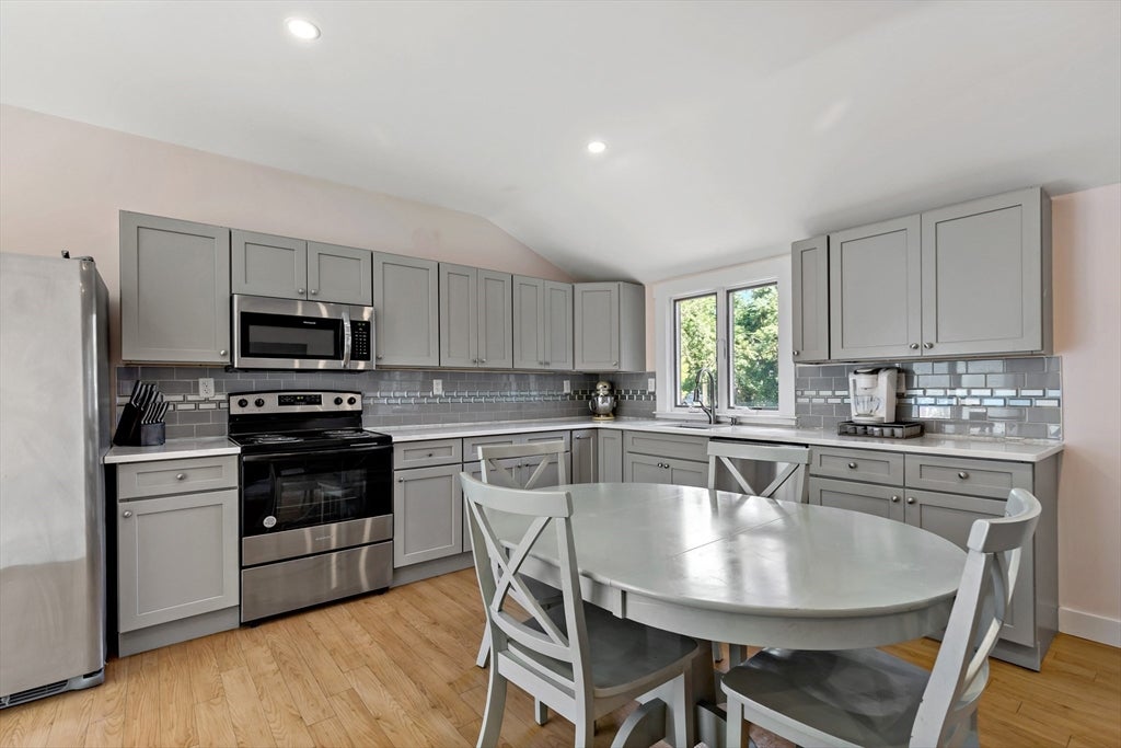 25 King Ave, Plymouth, MA, 25 King Ave, Plymouth, MA Photo #11