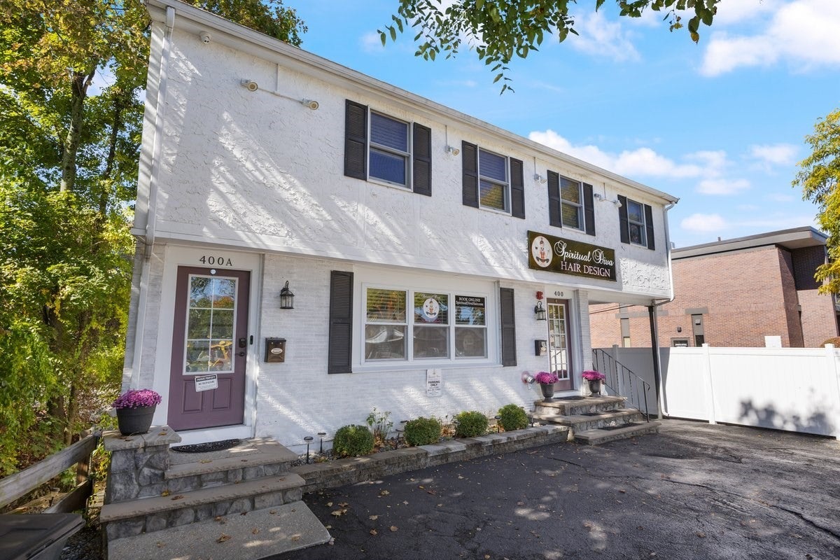 400 Main St