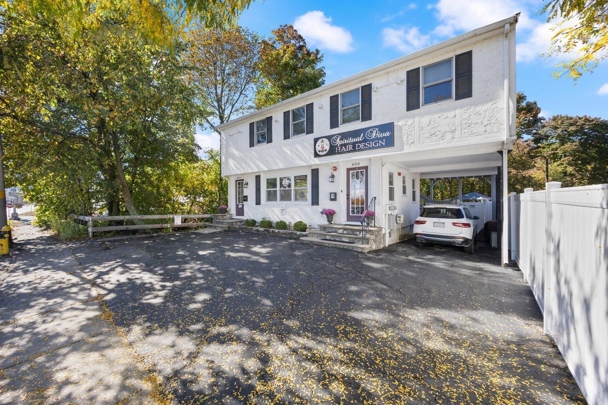 400 Main St