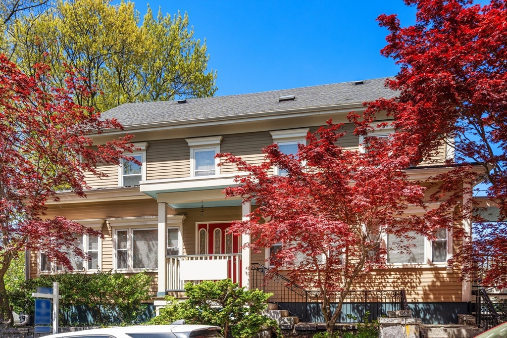 12-14 Harris Ave