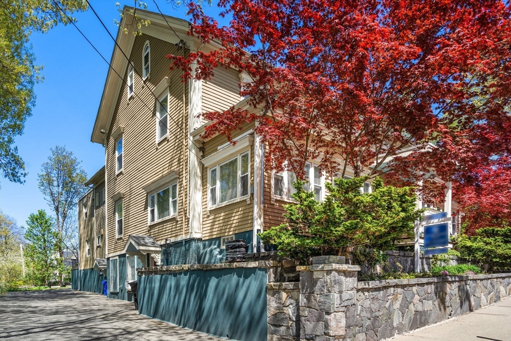 12-14 Harris Ave