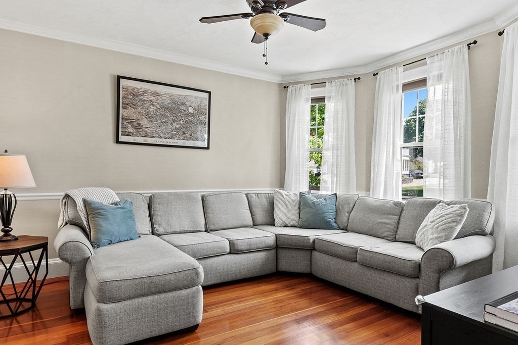 80 Pleasant St 1