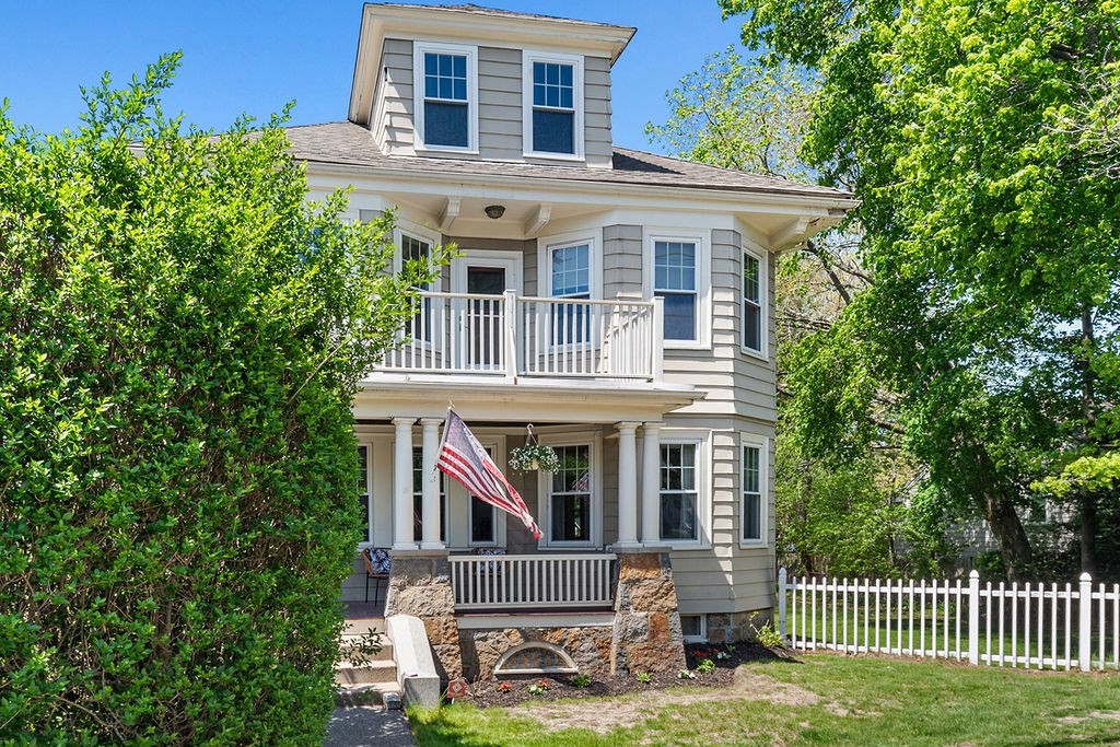 80 Pleasant St 1