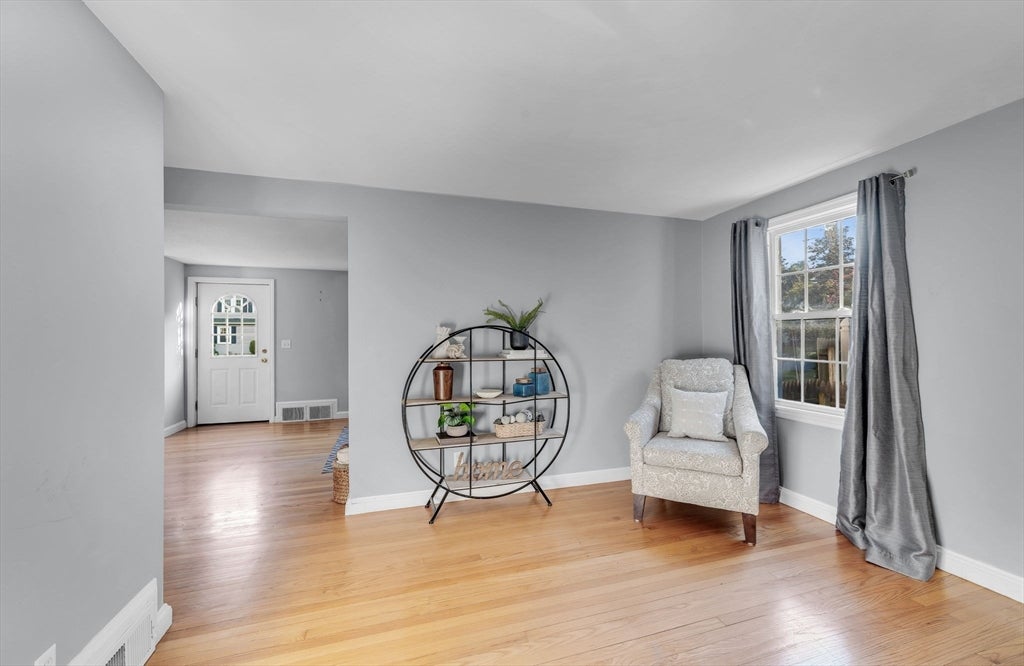 37 Nevins Avenue, Longmeadow, MA Photo #7