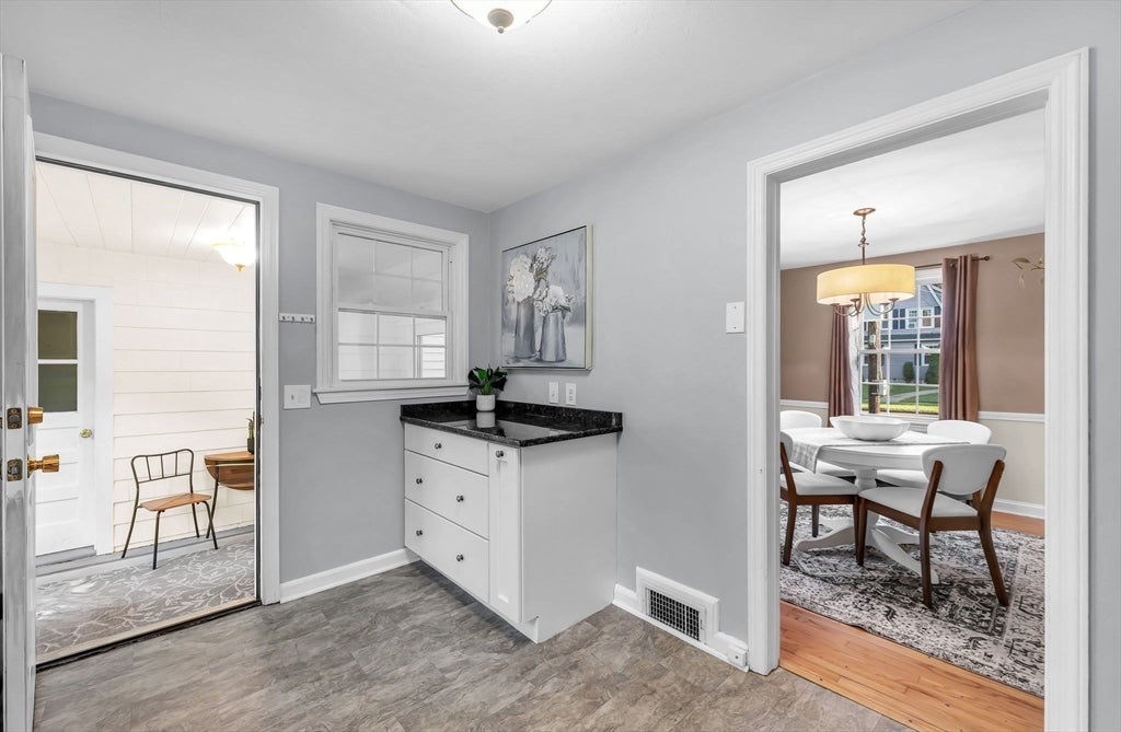 37 Nevins Avenue, Longmeadow, MA Photo #11