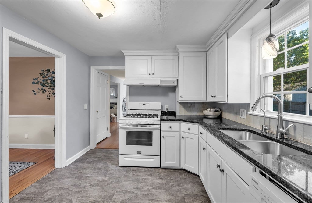 37 Nevins Avenue, Longmeadow, MA Photo #10