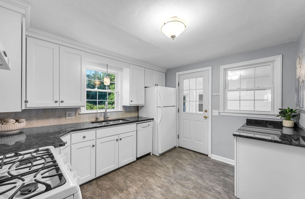 37 Nevins Avenue, Longmeadow, MA Photo #9