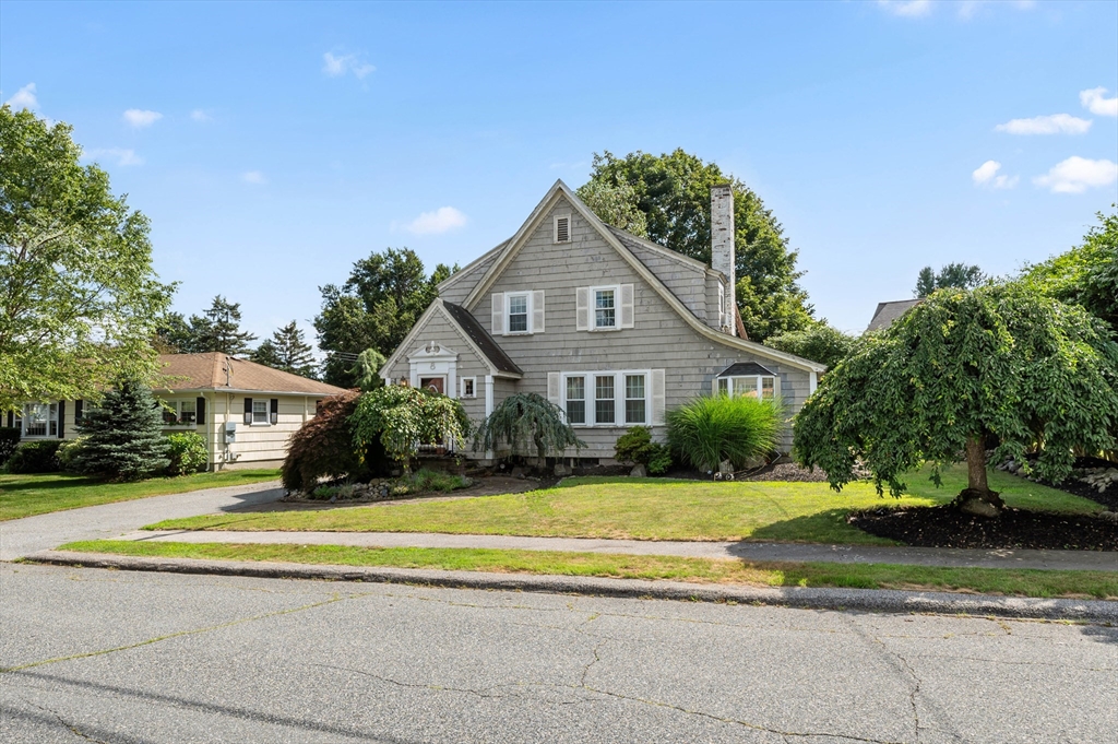 8 Saint James Rd