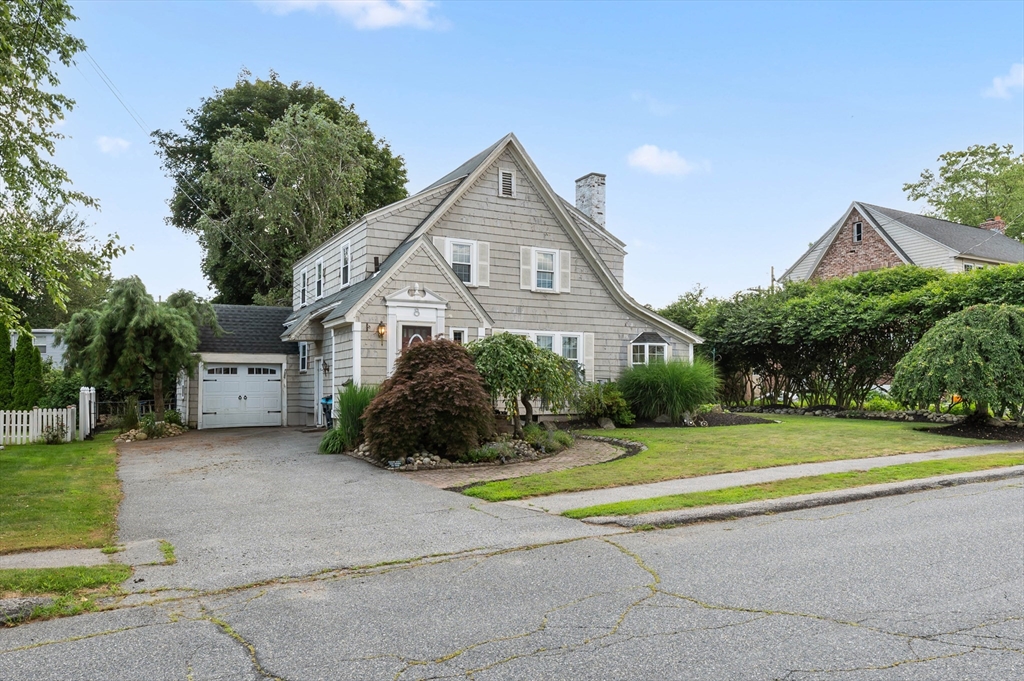 8 Saint James Rd