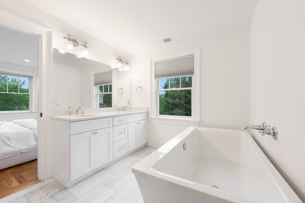 30 Farrow St, Winchester, MA Photo #16