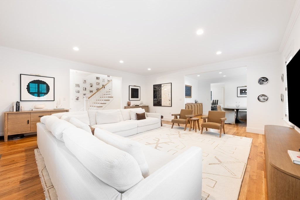 30 Farrow St