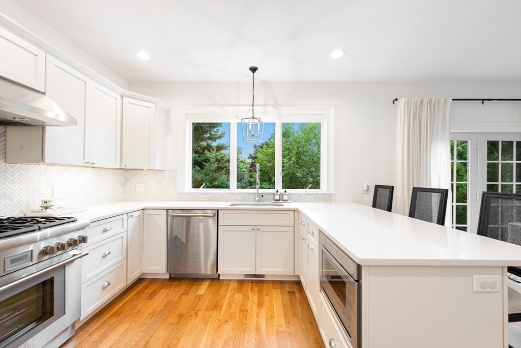 30 Farrow St, Winchester, MA Photo #7