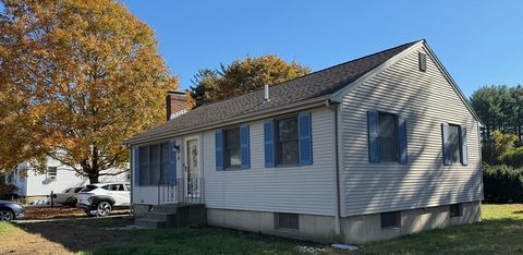 4 Munroe Dr Plainville MA 02762