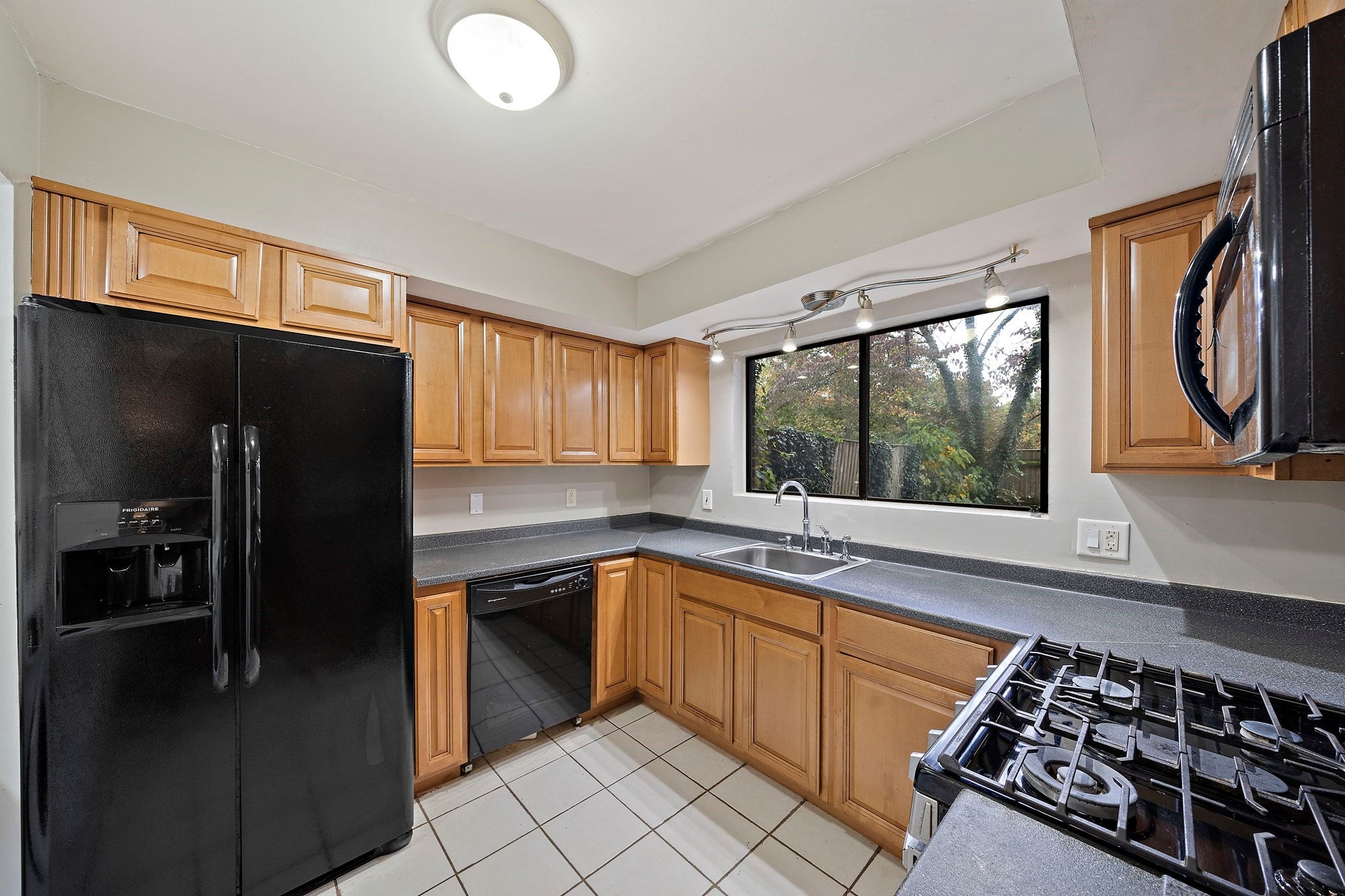 258 Greenbrook Dr #258, Stoughton, MA, 258 Greenbrook Dr #258, Stoughton, MA Photo #3