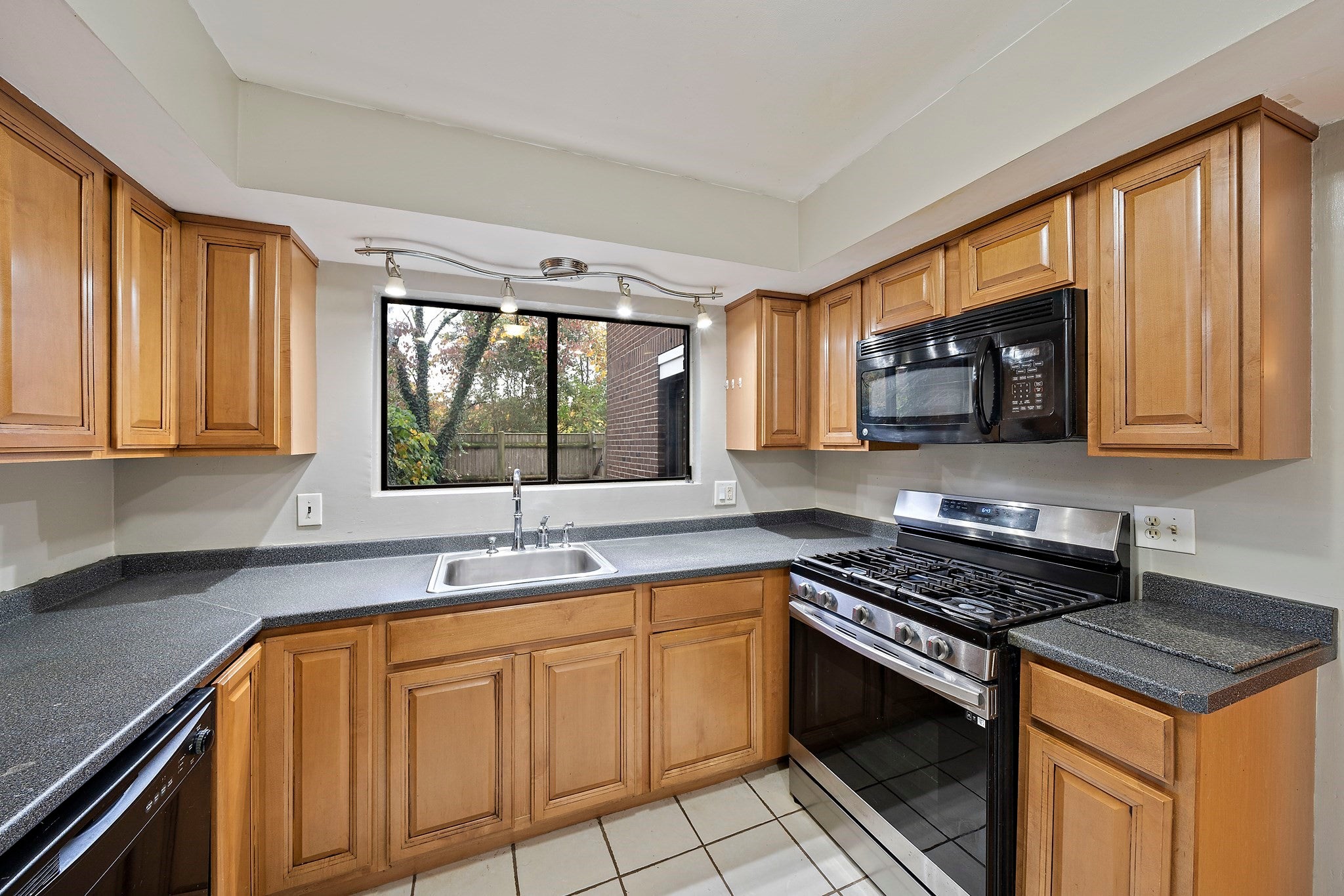 258 Greenbrook Dr #258, Stoughton, MA, 258 Greenbrook Dr #258, Stoughton, MA Photo #6
