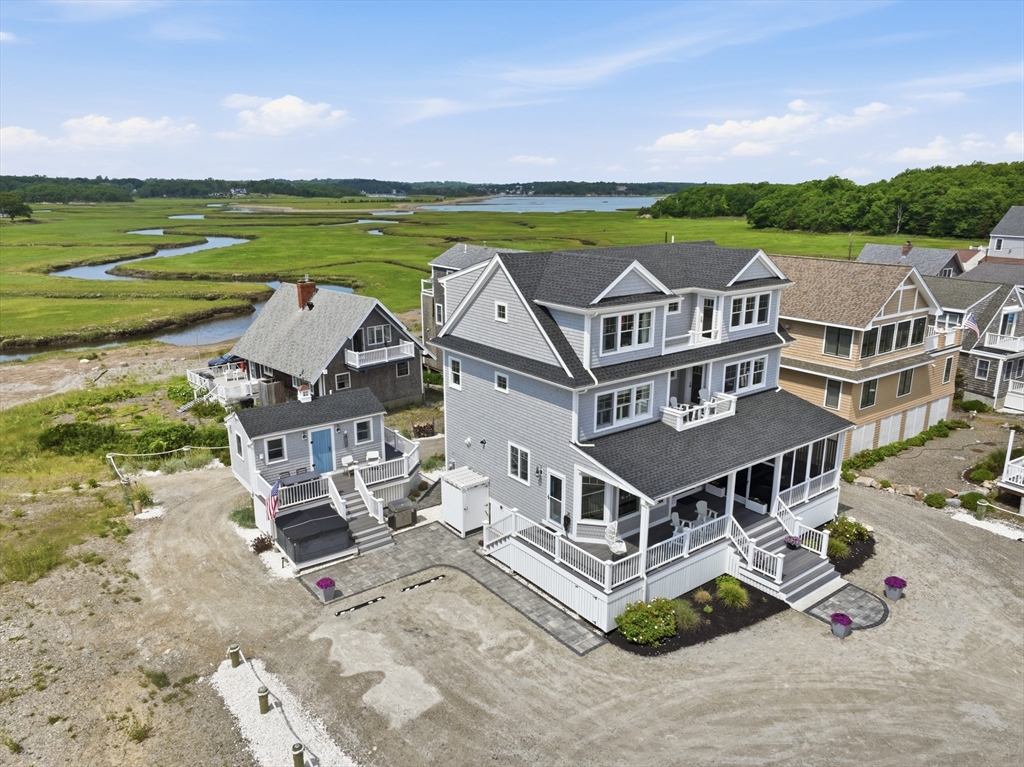 135 Glades Rd