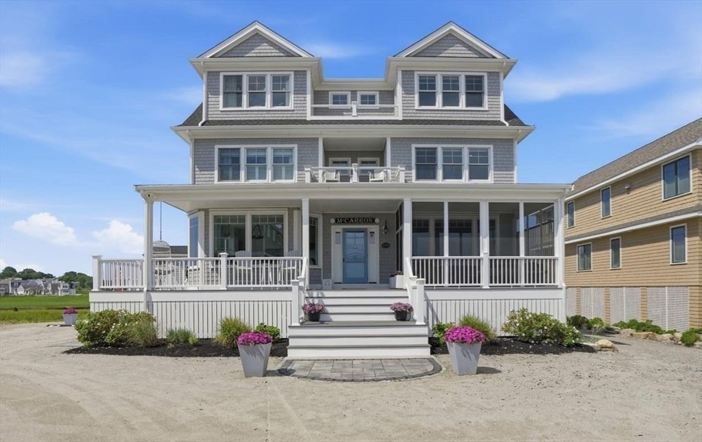 135 Glades Rd