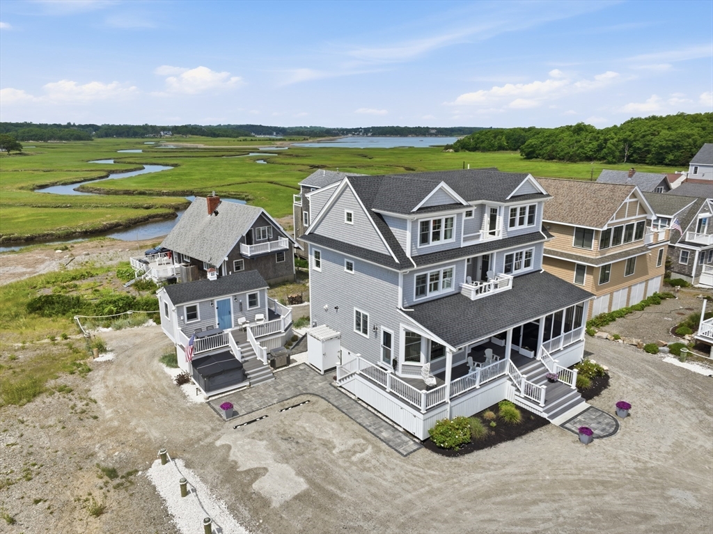 135 Glades Rd
